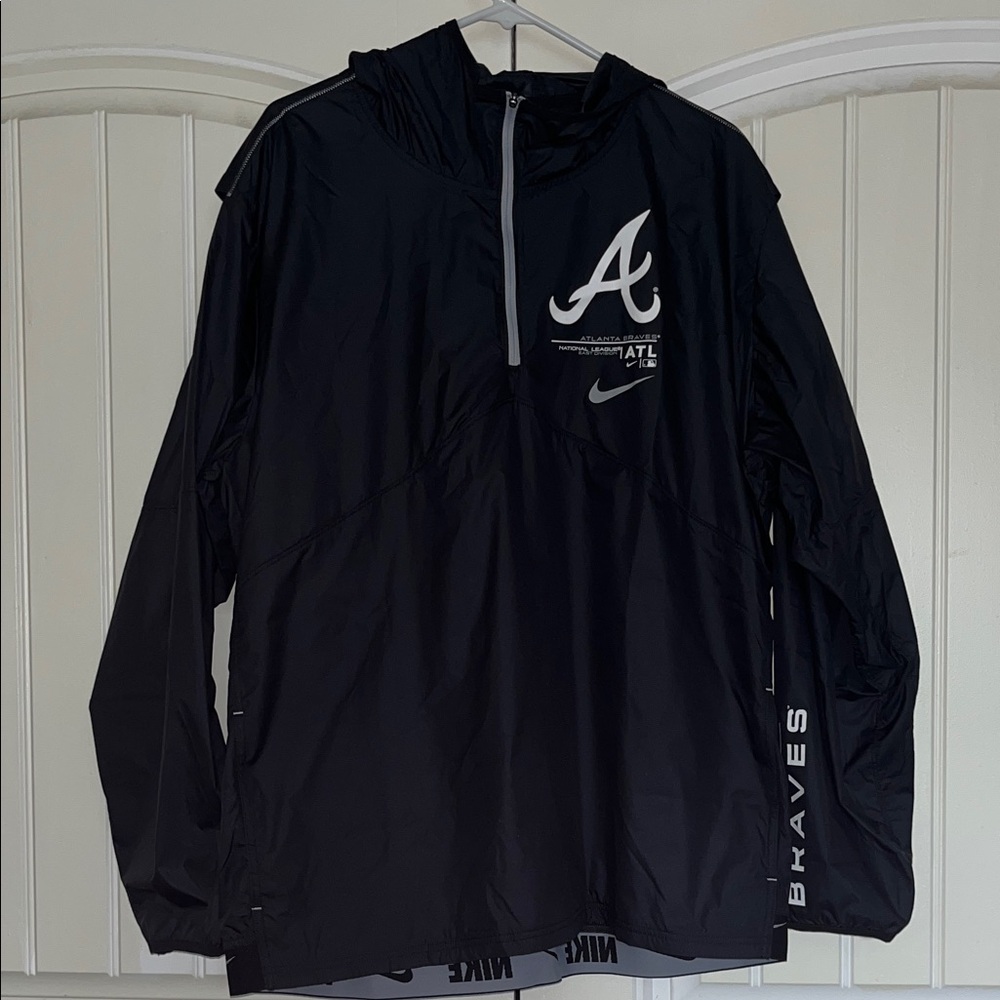 Nike Men's Black Windbreaker with Atlanta Braves Logo